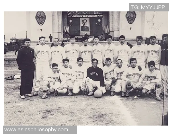 足球明星与粉丝之间的秘密交易揭露背后的黑暗真相