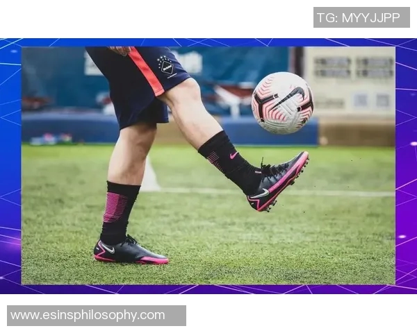 足球明星独特脚型的艺术呈现与魅力分析 足球明星独特脚型的艺术呈现与魅力分析