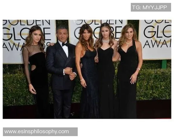 足球明星妻子索菲亚的生活与成就全景介绍