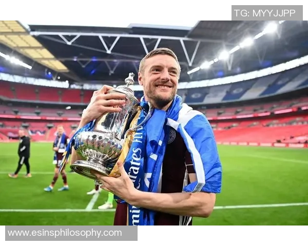 大块头足球明星的传奇人生与赛场背后的不为人知故事